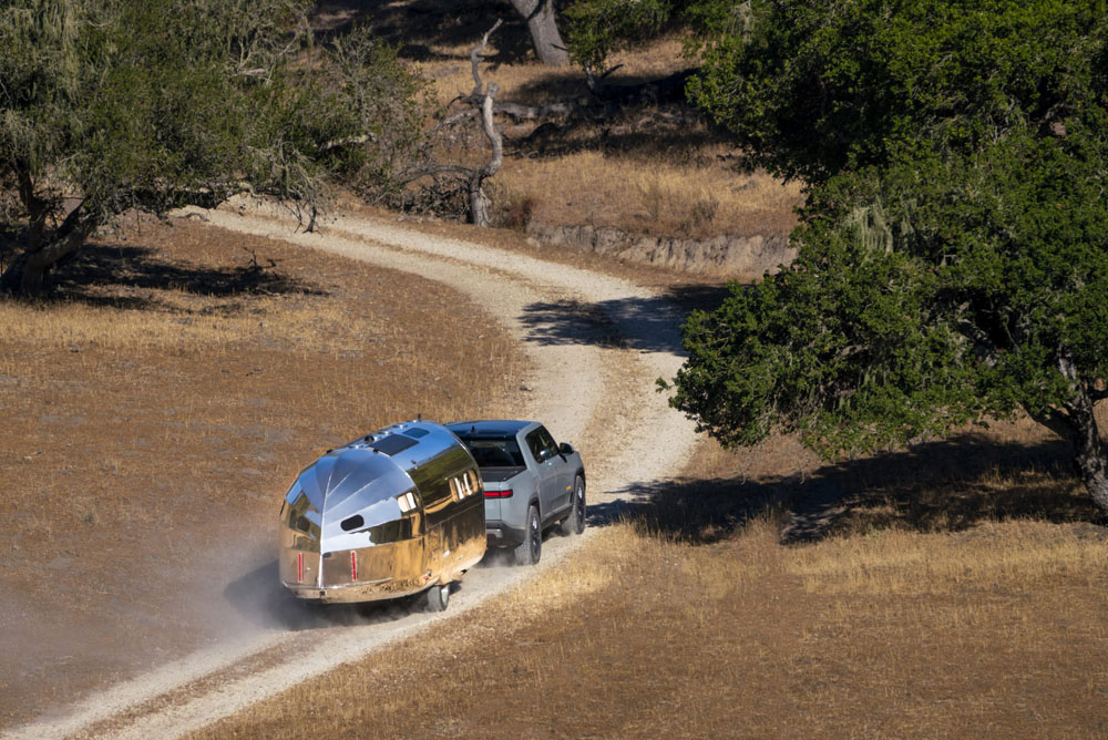 2022 bowlus volterra electric rv 6 Motor16