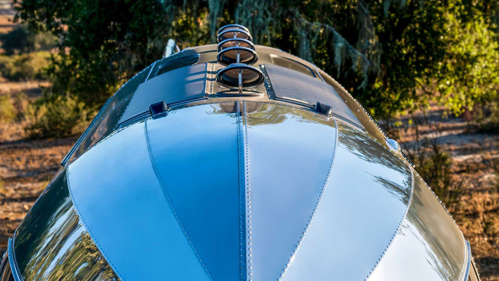 2022 bowlus volterra electric rv 9 Motor16