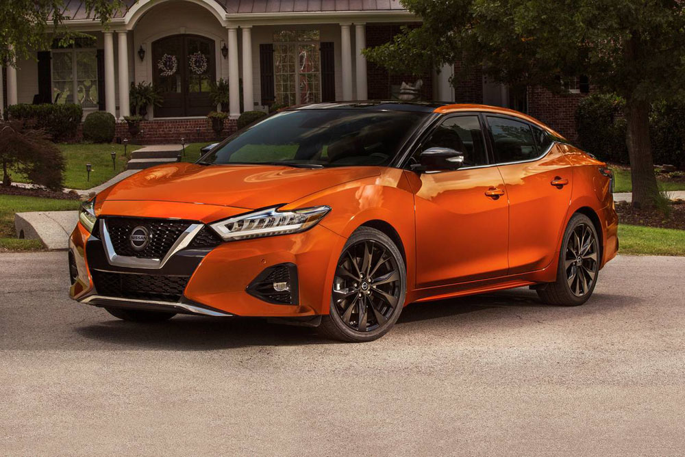 Nissan Maxima. Imagen estática frontal.