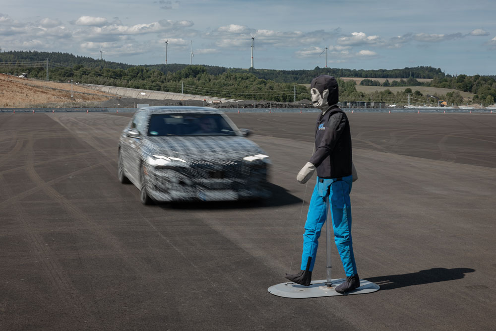 2022 pista pruebas bmw sokov 17 Motor16