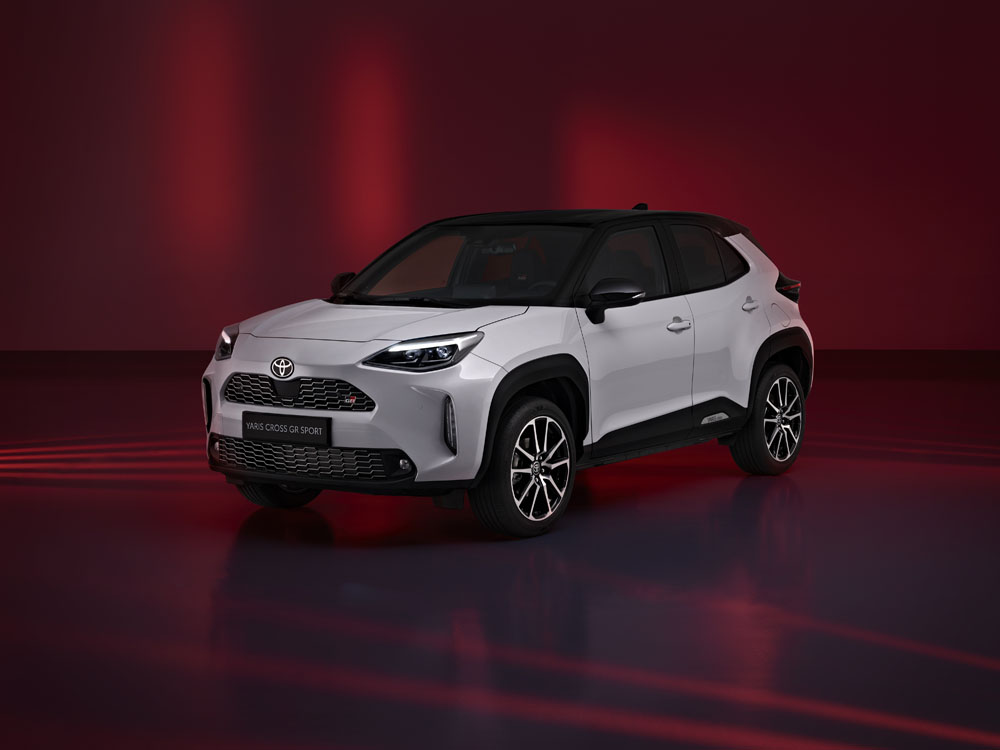 2022 yaris cross grs ext 001 Motor16