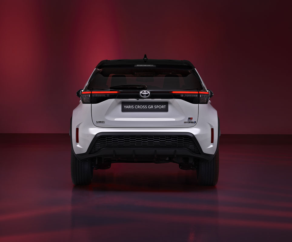 2022 yaris cross grs ext 007 Motor16