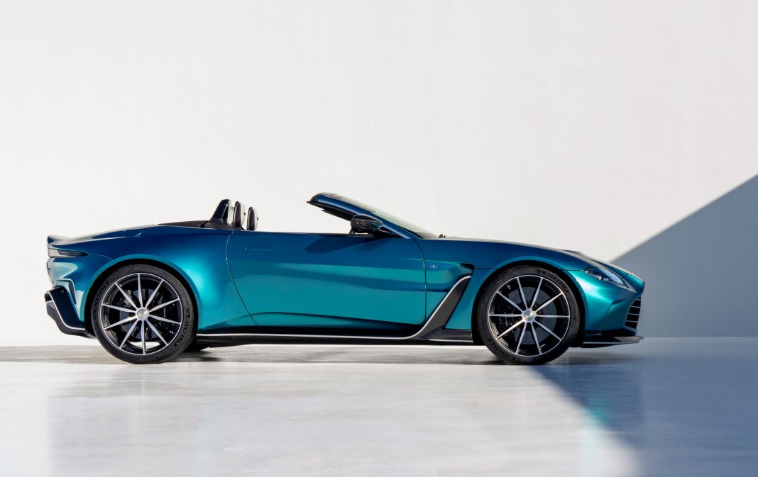 2023 Aston Martin V12 Vantage Roadster 00011 Motor16