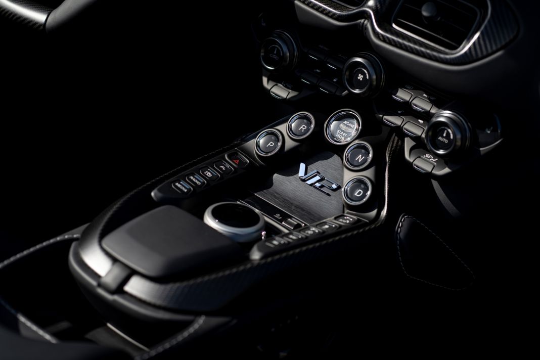 2023 Aston Martin V12 Vantage Roadster 00017 Motor16