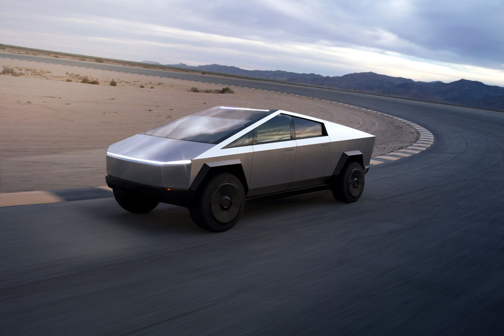 Tesla Cybertruck. Imagen movimiento frontal.