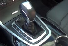 La manera correcta de usar el cambio automático de tu coche