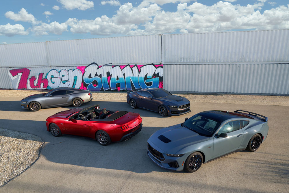 2023 Ford Mustang. Imagen gama.