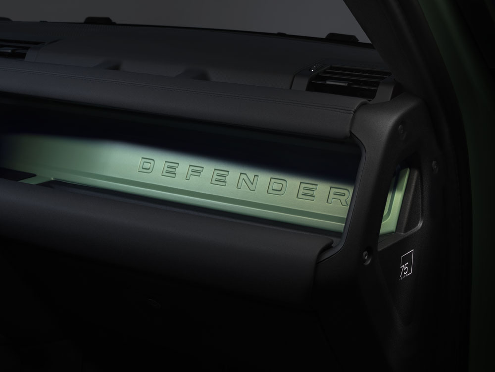 2022 land rover defender 75th 14 Motor16