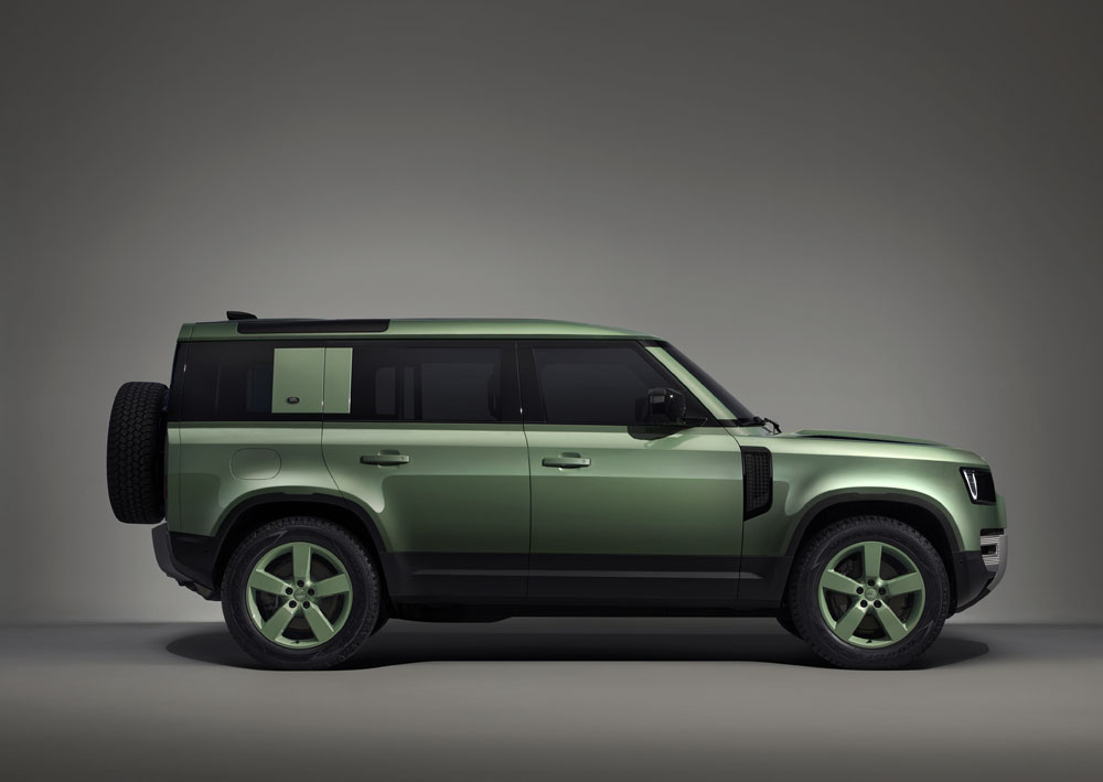 2022 land rover defender 75th 3 2 Motor16