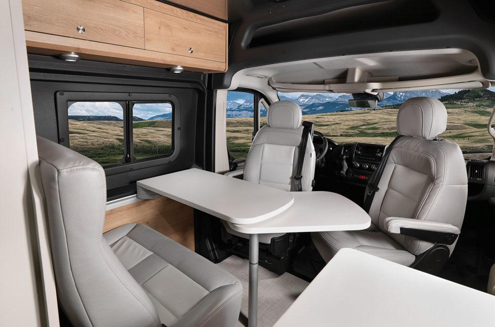 2023 Airstream Rangeline 11 Motor16
