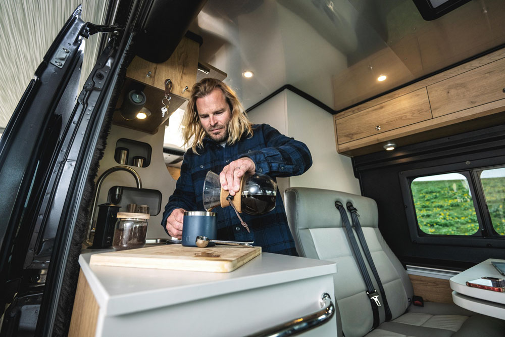2023 Airstream Rangeline 18 1 Motor16