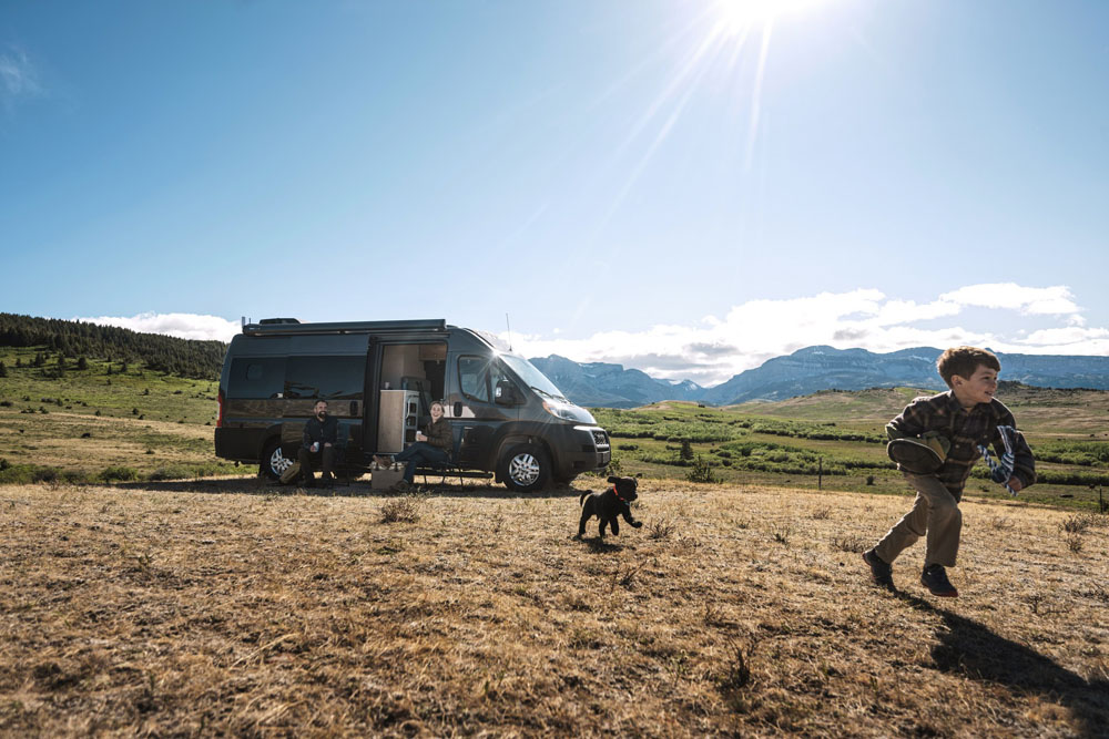 2023 Airstream Rangeline 19 Motor16