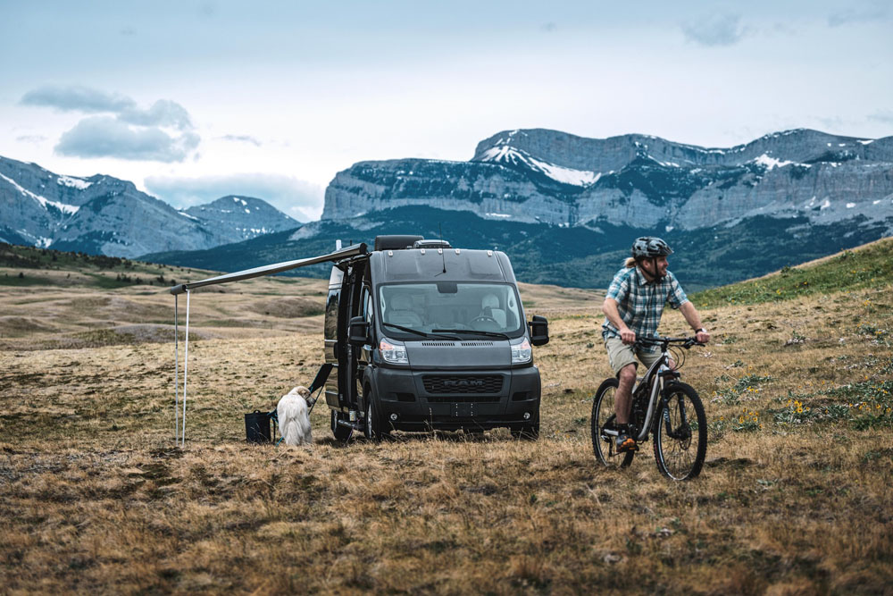 2023 Airstream Rangeline 20 1 Motor16
