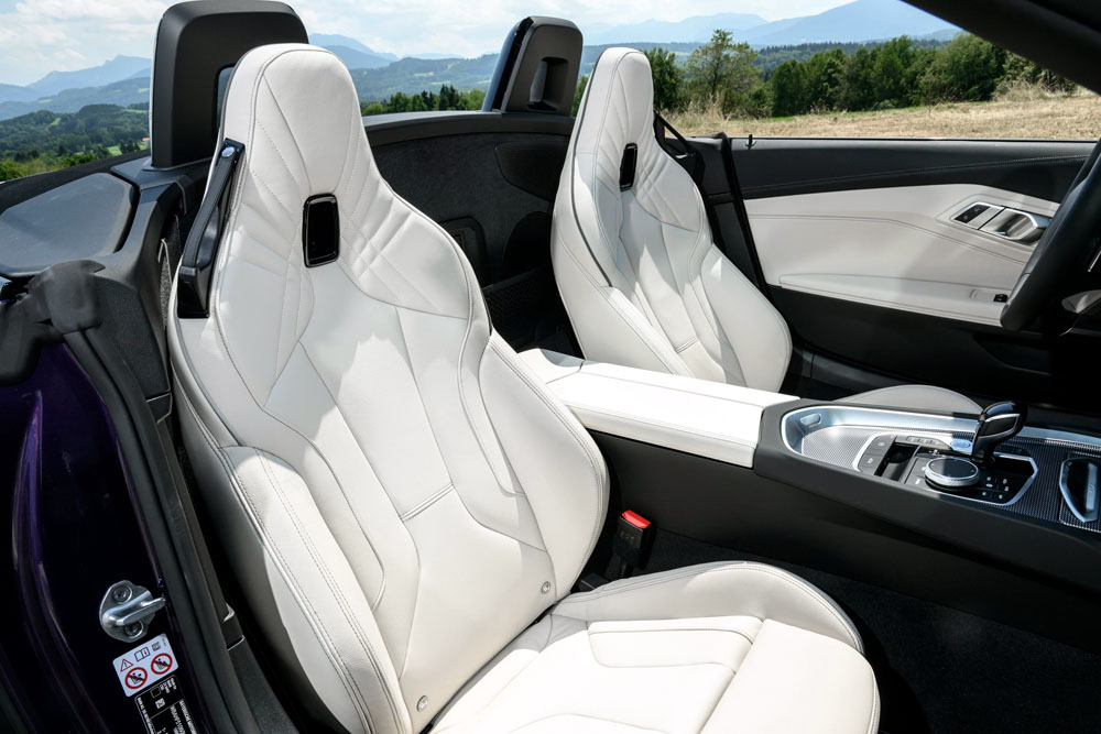 2023 BMW Z4 28 Motor16