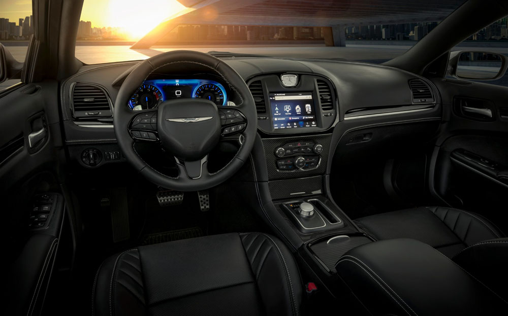 2023 Chrysler 300C 18 Motor16