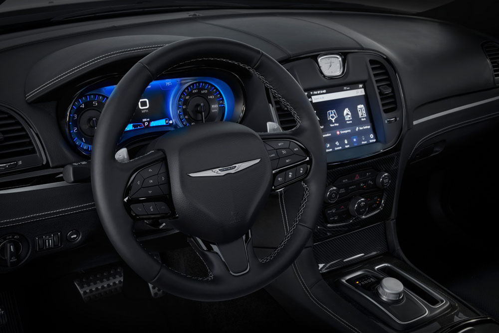 2023 Chrysler 300C 19 Motor16