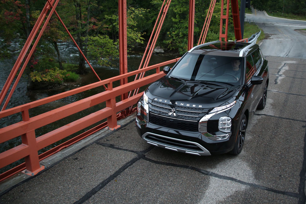 2023 Mitsubishi Outlander PHEV 14 Motor16