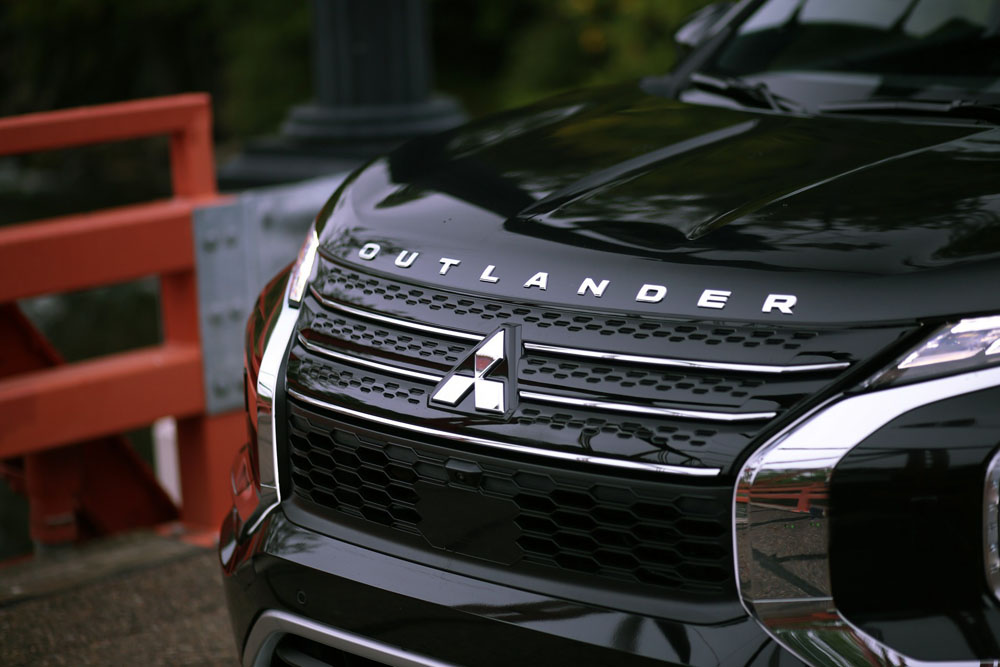2023 Mitsubishi Outlander PHEV 17 Motor16