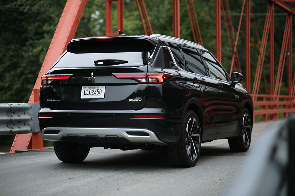 2023 Mitsubishi Outlander PHEV 19 Motor16