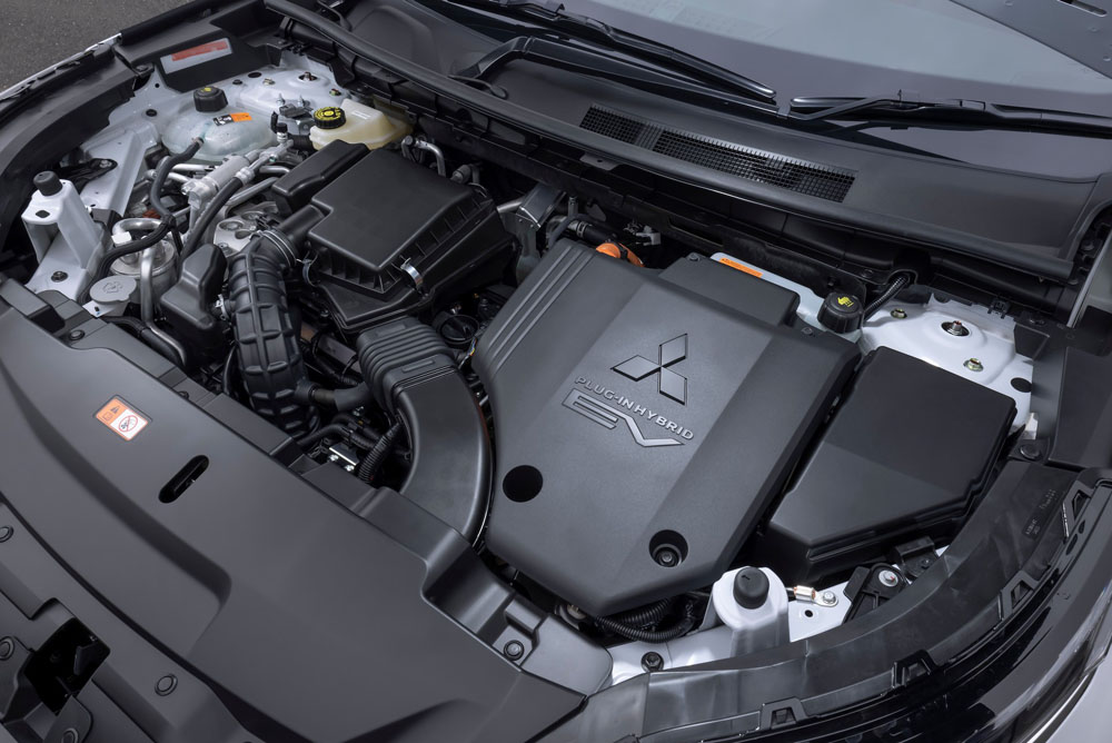 2023 Mitsubishi Outlander PHEV 28 Motor16