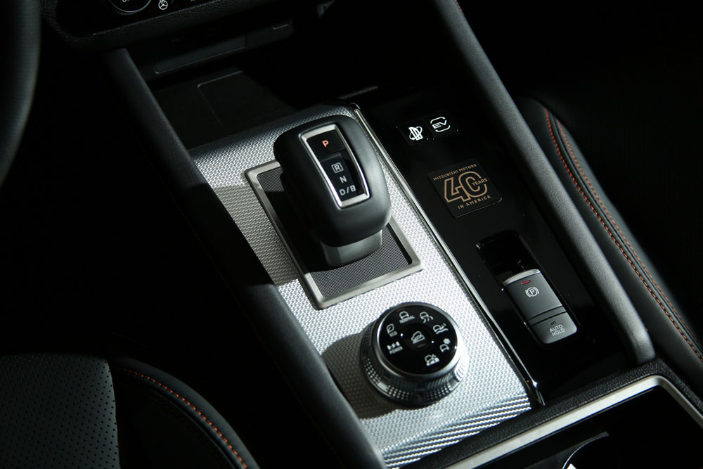 2023 Mitsubishi Outlander PHEV 3 Motor16
