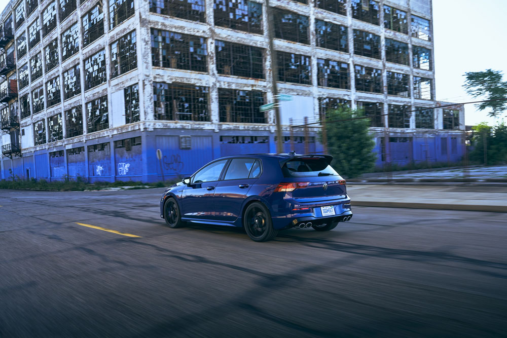 2023 VW Golf R 20th Anniversary Edition US 2 Motor16