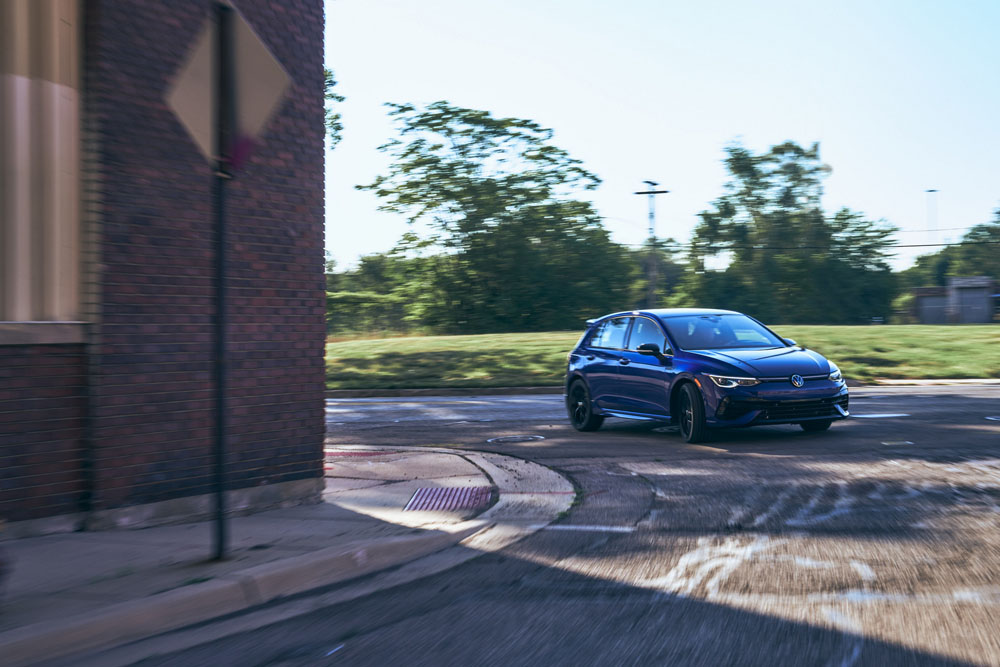 2023 VW Golf R 20th Anniversary Edition US 6 Motor16