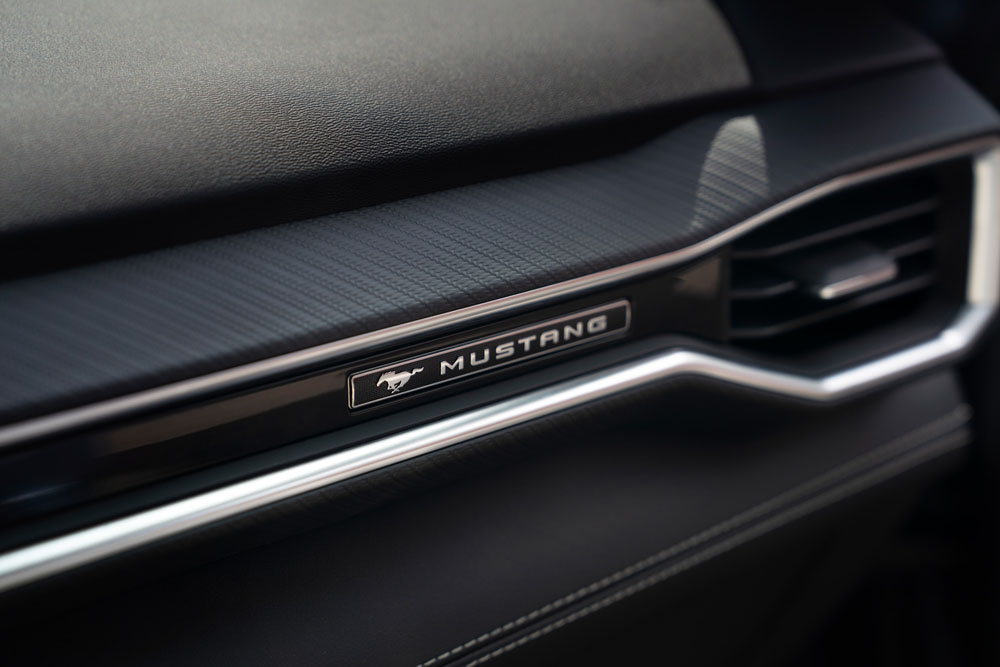 2024 Ford Mustang 25 Motor16