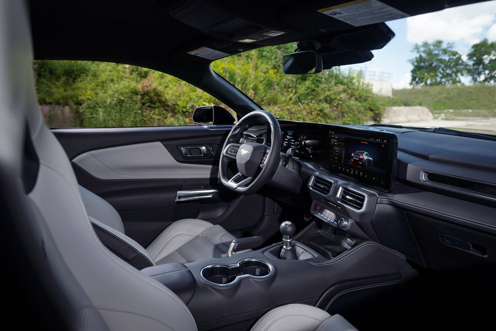 2024 Ford Mustang 26 Motor16