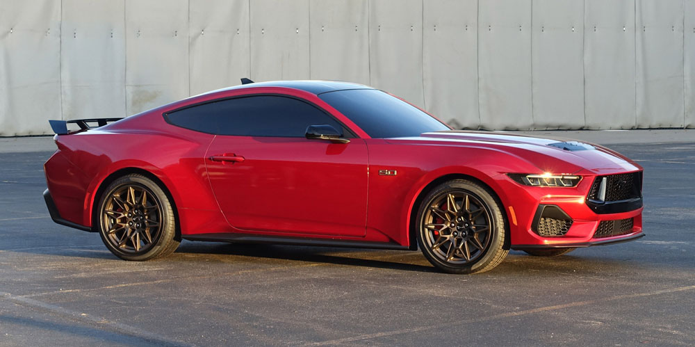 2024 Ford Mustang 36 Motor16