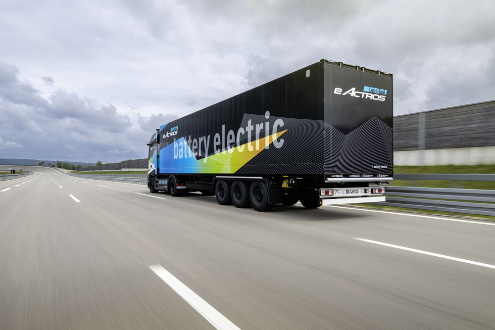 2024 Mercedes eActros LongHaul 17 Motor16