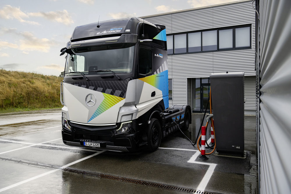 2024 Mercedes eActros LongHaul 31 Motor16