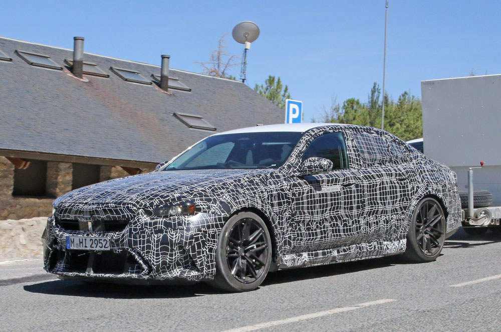 BMWM5 open front 11 Motor16