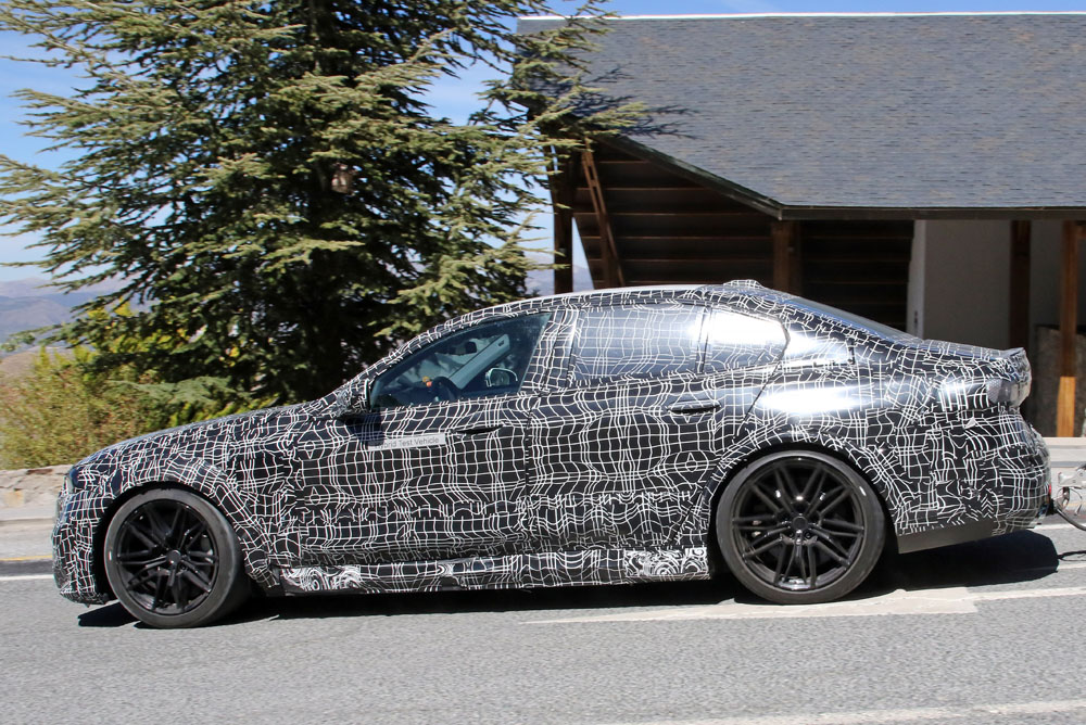 BMWM5 open front 14 Motor16