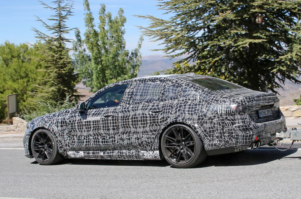 BMWM5 open front 15 Motor16