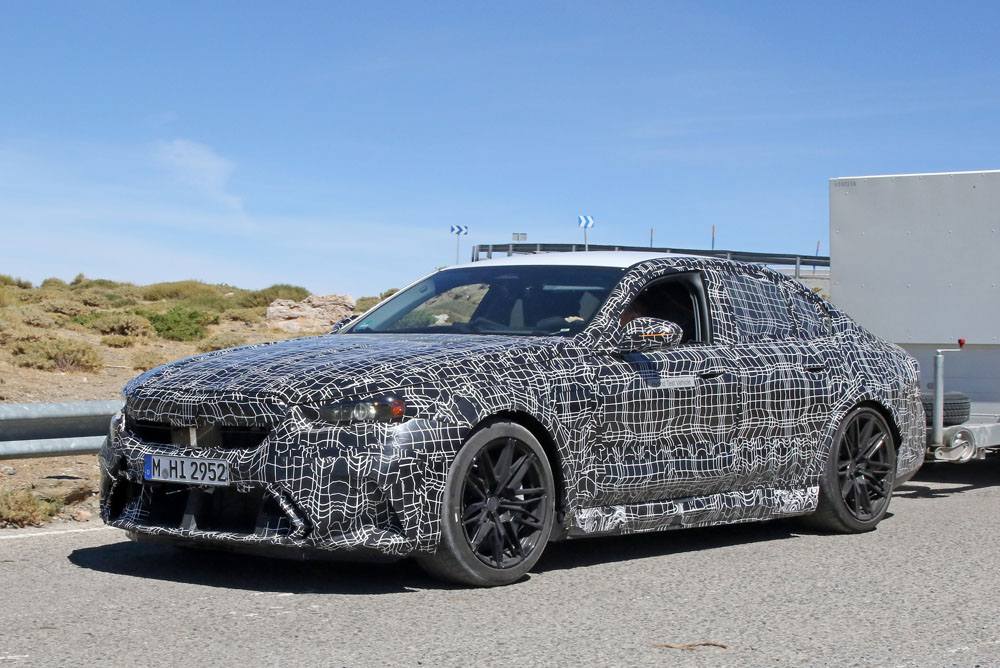 BMWM5 open front 6 Motor16