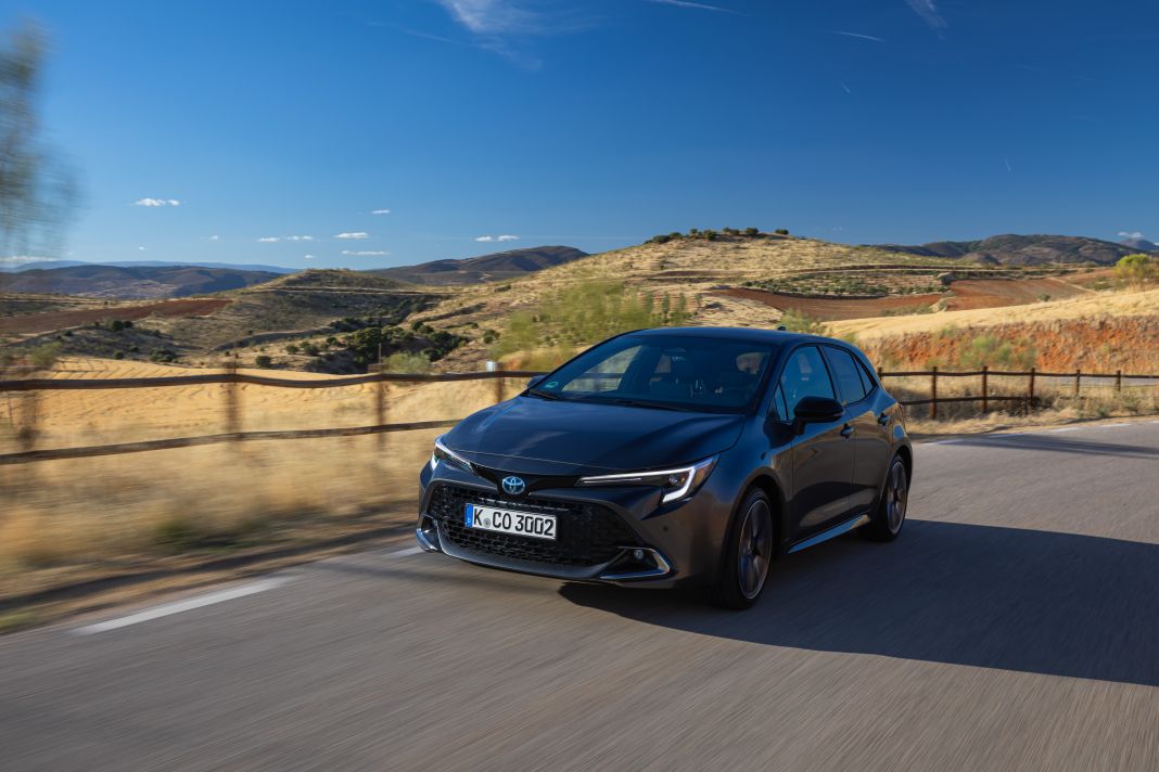 toyota corolla 2023 lowres 149 Motor16