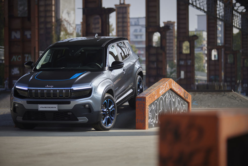 2022 Jeep Avenger 32 Motor16