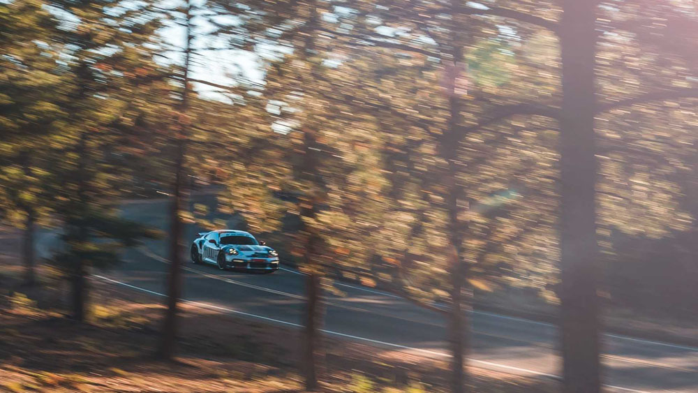 2022 porsche 911 turbo s pikes peak record 7 Motor16