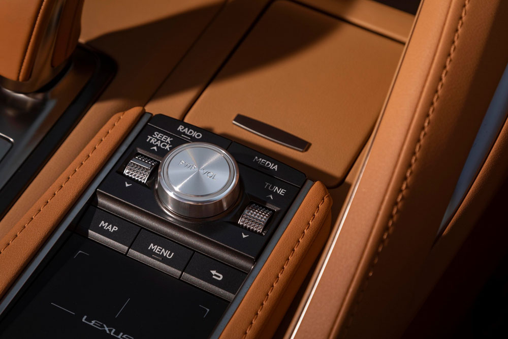 2023 Lexus LC Convertible 16 Motor16