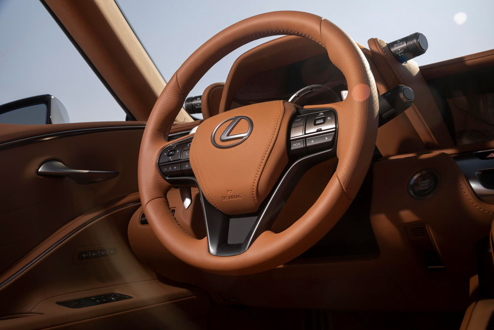 2023 Lexus LC Convertible 17 Motor16