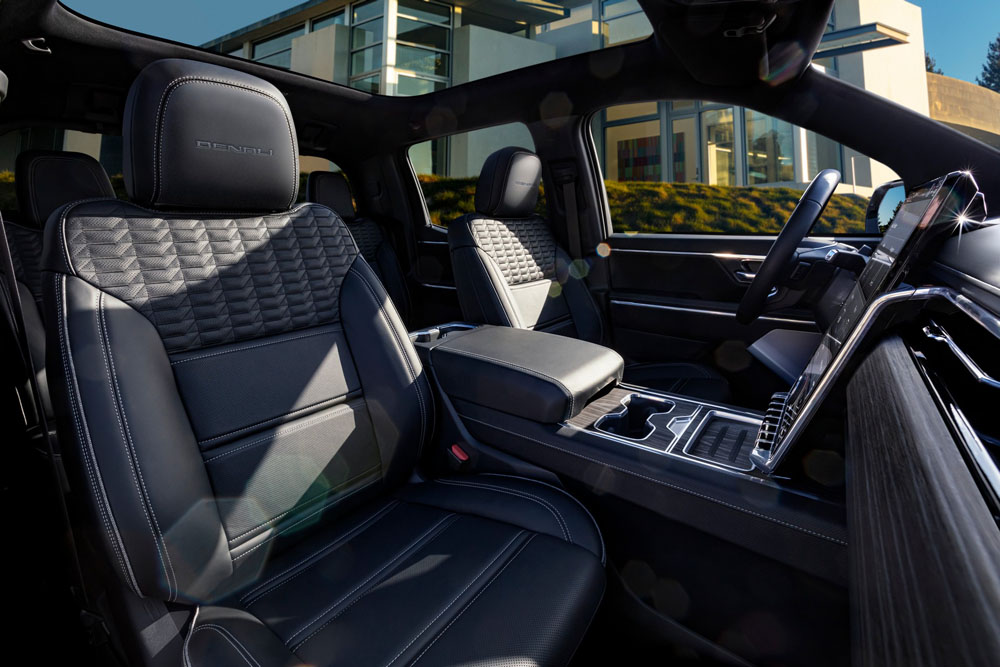 GMC Sierra EV Denali Edition 1. Imagen asientos.