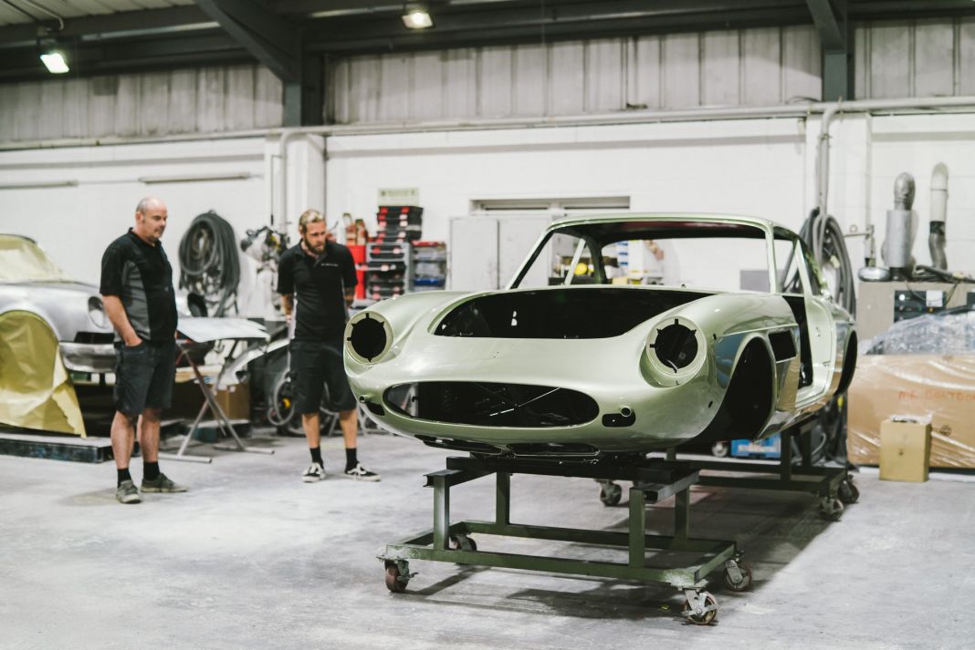 Ferrari 330 GTC 47 1 Motor16