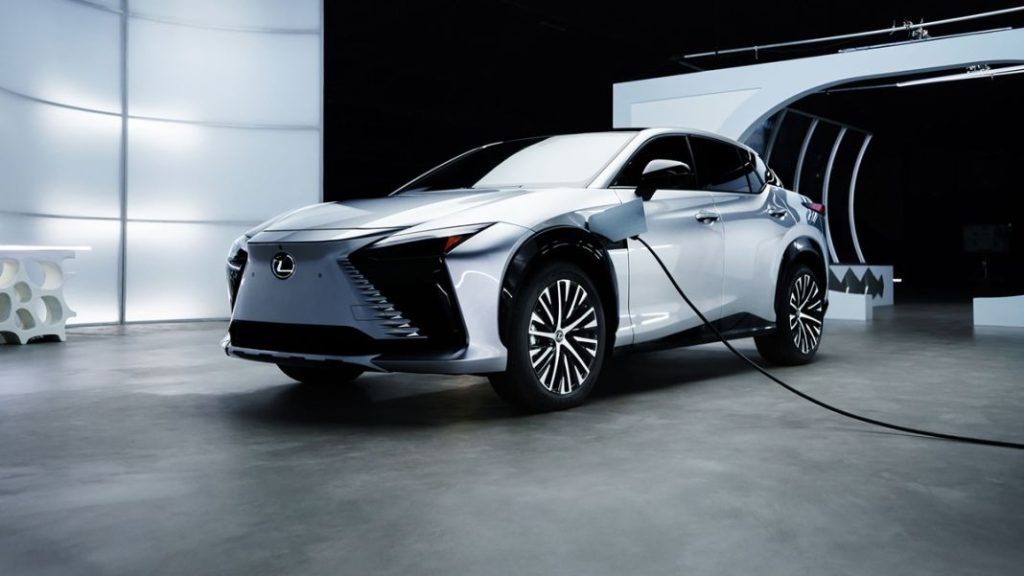 Lexus Marvel Black Panther5 Motor16