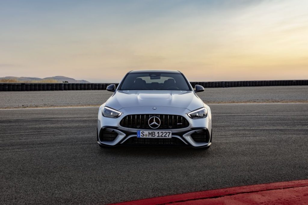 Mercedes AMG C63 Perfomance 9 Motor16