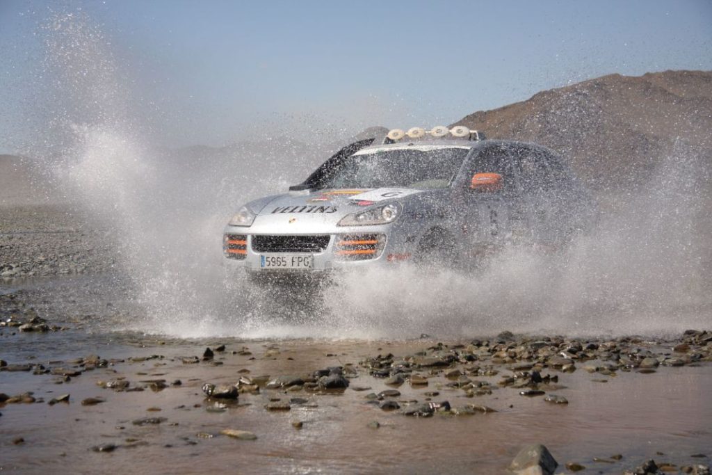 Porsche Cayenne S Transsyberia 17 Motor16