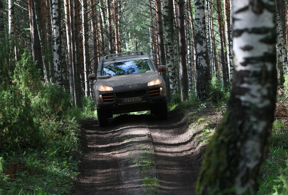 Porsche Cayenne S Transsyberia 2 Motor16