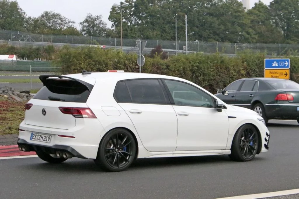 Volkswagen Golf R 11 Motor16