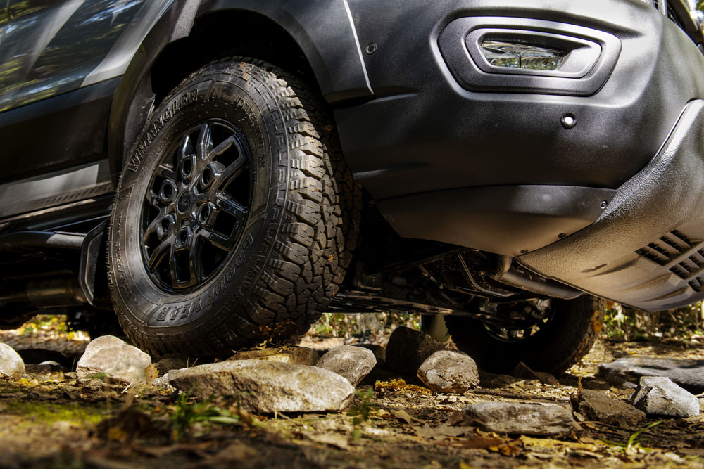 Ford Transit Trail. Imagen detalle exterior.