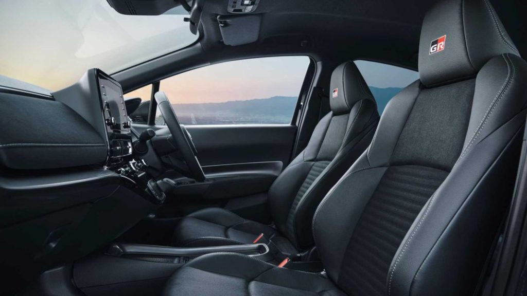 2023 toyota aqua gr sport 13 Motor16